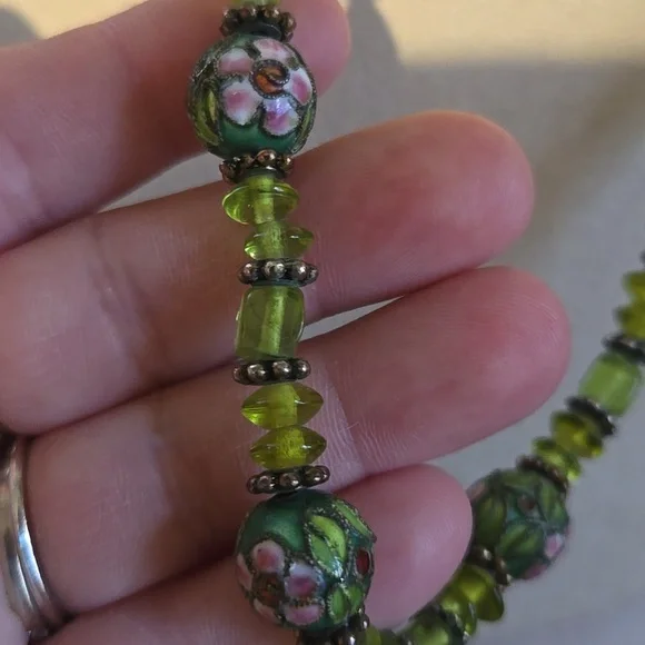 Vintage Green Glass Wedding Cake Beads Beaded Necklace - Picture 2 of 5
